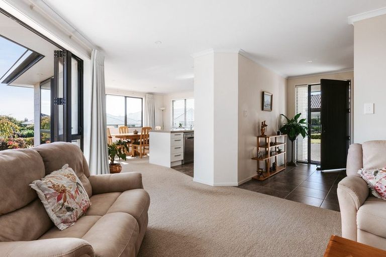 Photo of property in 11 Vista Close, Omokoroa, 3114