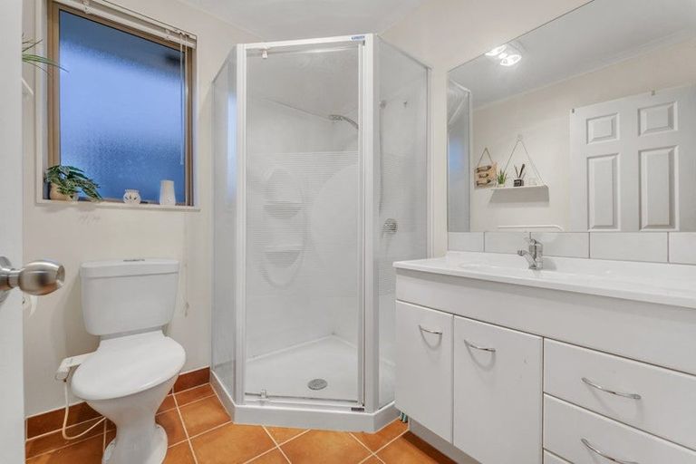 Photo of property in 27 View Ridge Drive, Ranui, Auckland, 0612