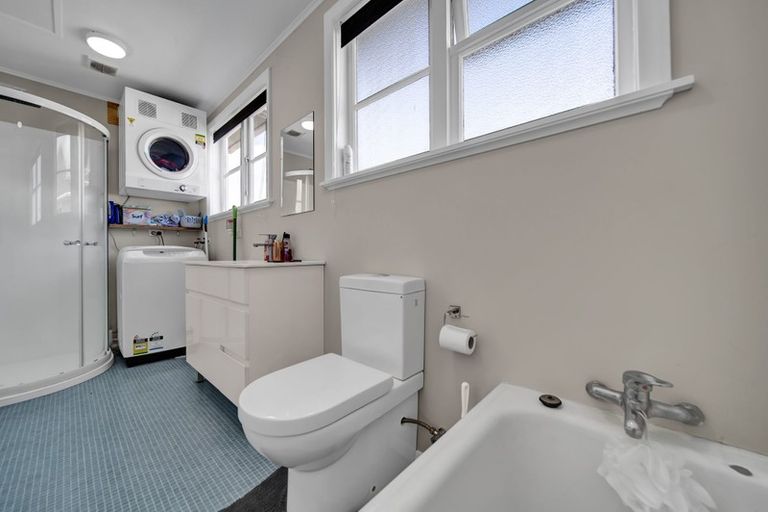 Photo of property in 10 Laurent Vc Street, Hawera, 4610