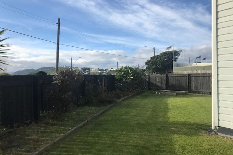 Photo of property in 2/163 Rongotai Road, Rongotai, Wellington, 6022