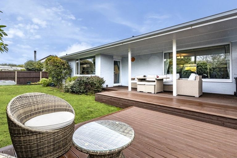 Photo of property in 17 Hillcrest Place, Avonhead, Christchurch, 8042