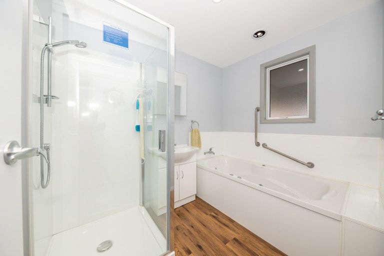 Photo of property in 28 Queen Street, Westport, 7825