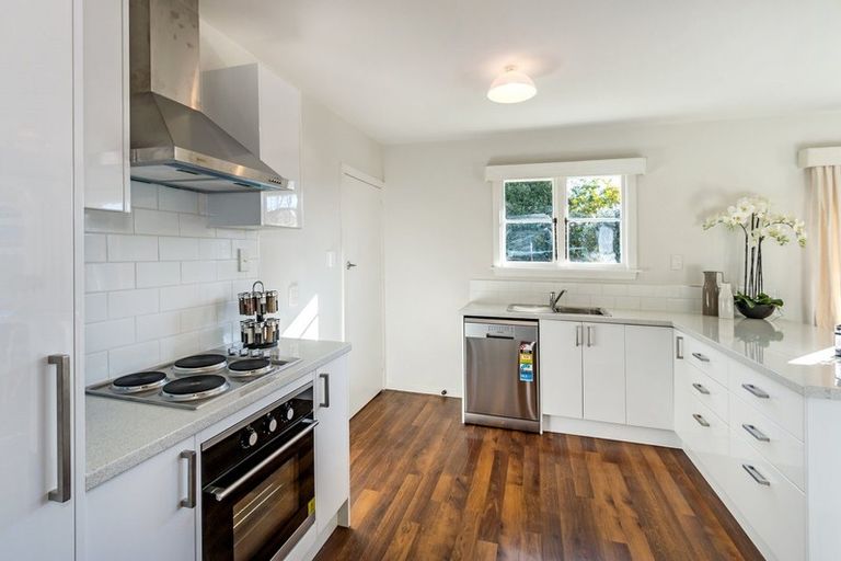 Photo of property in 33 Fovant Street, Russley, Christchurch, 8042