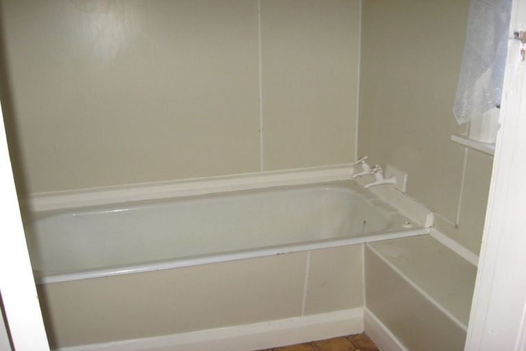 Photo of property in 10 Buckingham Street, Melrose, Wellington, 6023