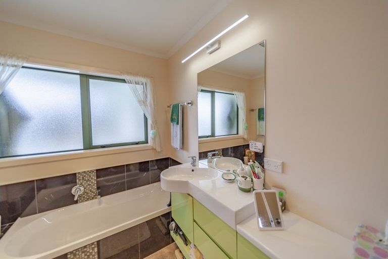 Photo of property in 7 Gregory Grove, Clive, 4102