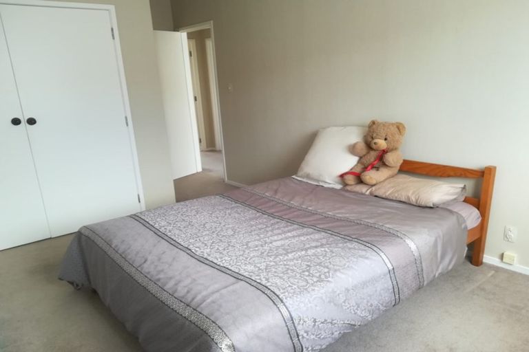 Photo of property in 2/16 Waimai Avenue, Weymouth, Auckland, 2103