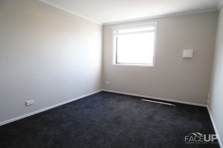 Photo of property in 213 Hobsonville Point Road, Hobsonville, Auckland, 0616