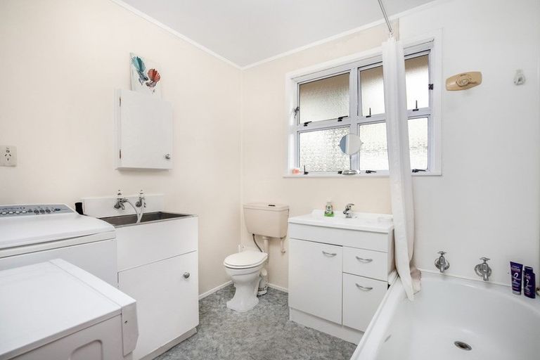 Photo of property in 3/135 Titirangi Road, New Lynn, Auckland, 0600