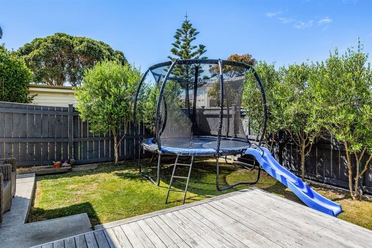 Photo of property in 42 Main Road, Titahi Bay, Porirua, 5022