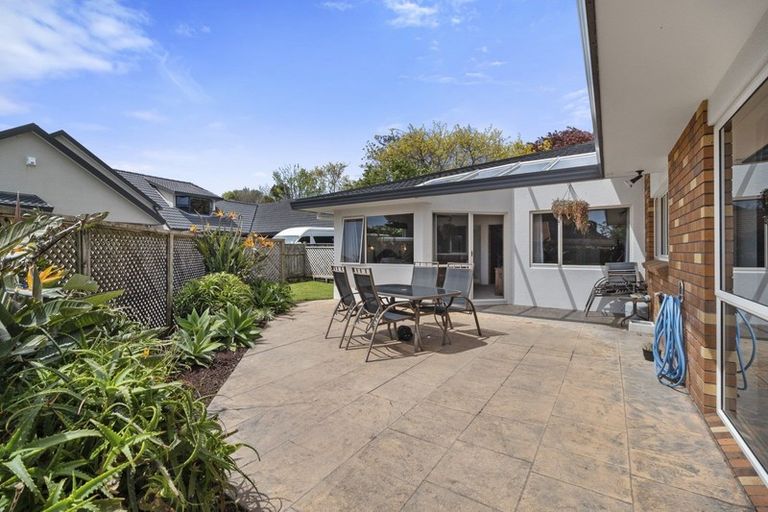 Photo of property in 17d Kinross Drive, Merrilands, New Plymouth, 4312