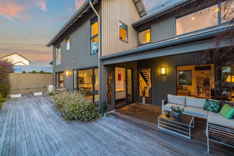 Photo of property in 12 Millpond Place, Parklands, Christchurch, 8083