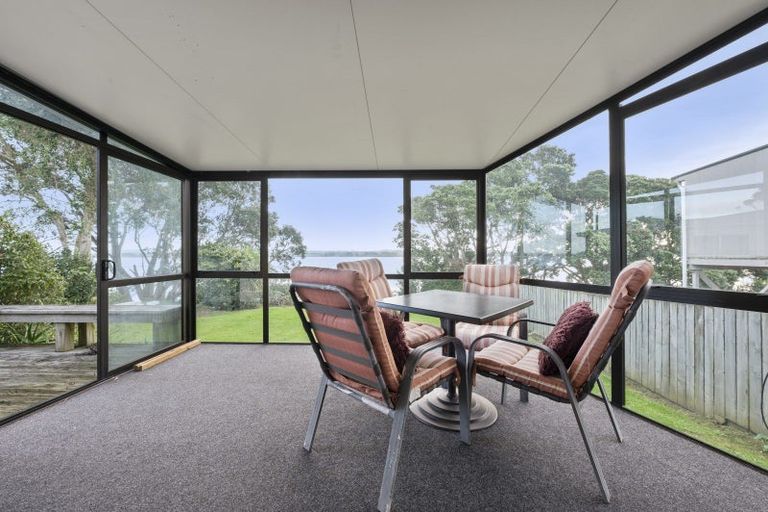 Photo of property in 8 First Avenue, Glenbrook, 2681