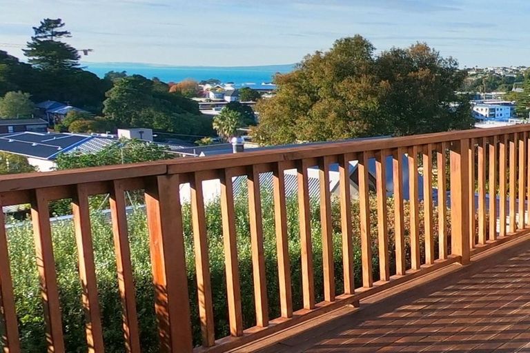 Photo of property in 1/57b Woodlands Crescent, Browns Bay, Auckland, 0630