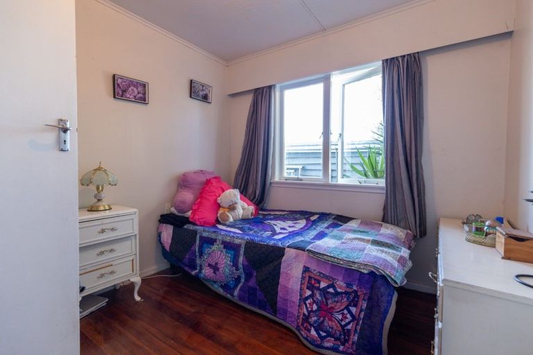 Photo of property in 21 Hayward Road, Ngatea, 3503