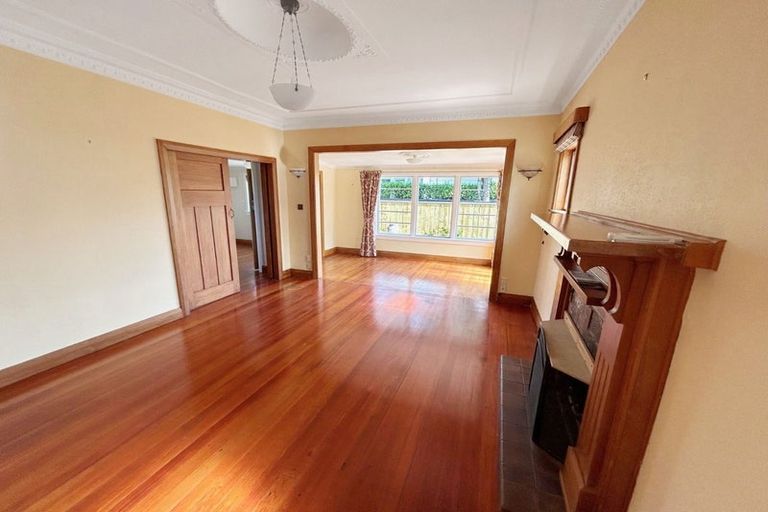 Photo of property in 32 Mcmaster Street, Greytown, 5712