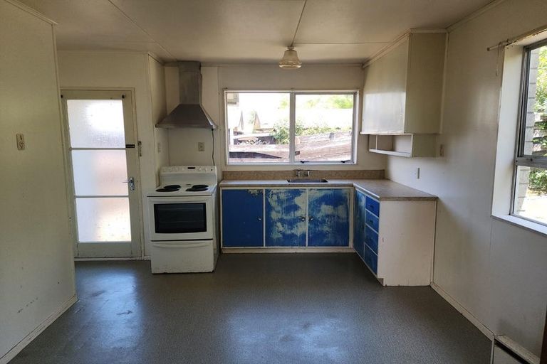 Photo of property in 289b Wellington Road, Wainuiomata, Lower Hutt, 5014