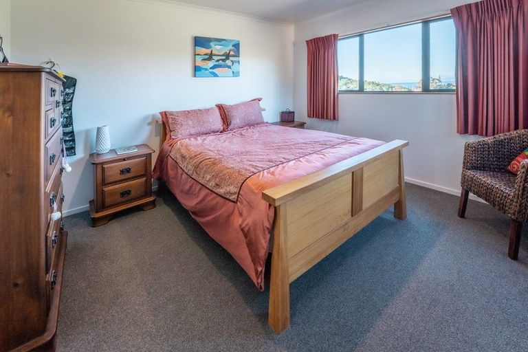 Photo of property in 22 Roberta Crescent, Orewa, 0931