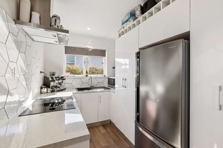 Photo of property in 10 Shirley Avenue, Papakura, 2110