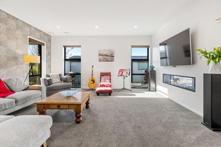 Photo of property in 28 De Bettencor Place, Mount Pisa, Cromwell, 9383