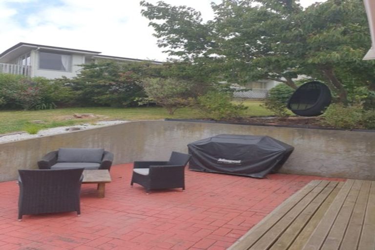 Photo of property in 2 Bayview Road, Paremata, Porirua, 5024