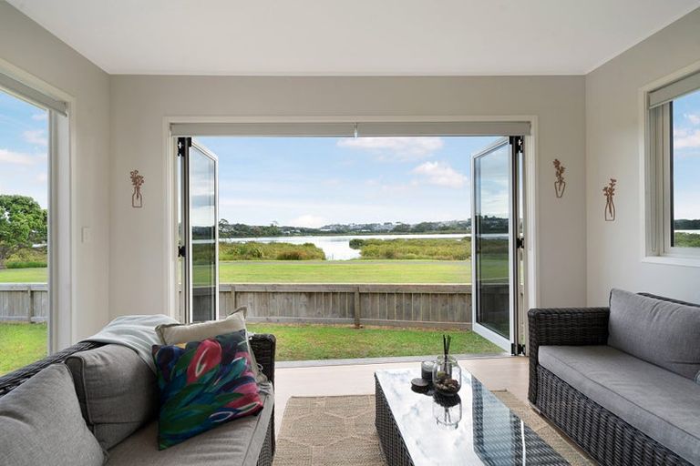 Photo of property in 50 Settlers Grove, Orewa, 0931