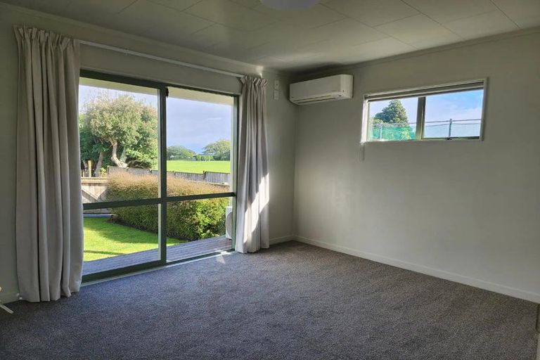 Photo of property in 44 Donnelly Street, Oakura, 4314