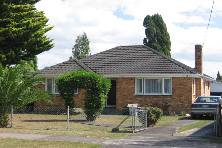 Photo of property in 12 Queen Mary Avenue, New Lynn, Auckland, 0600