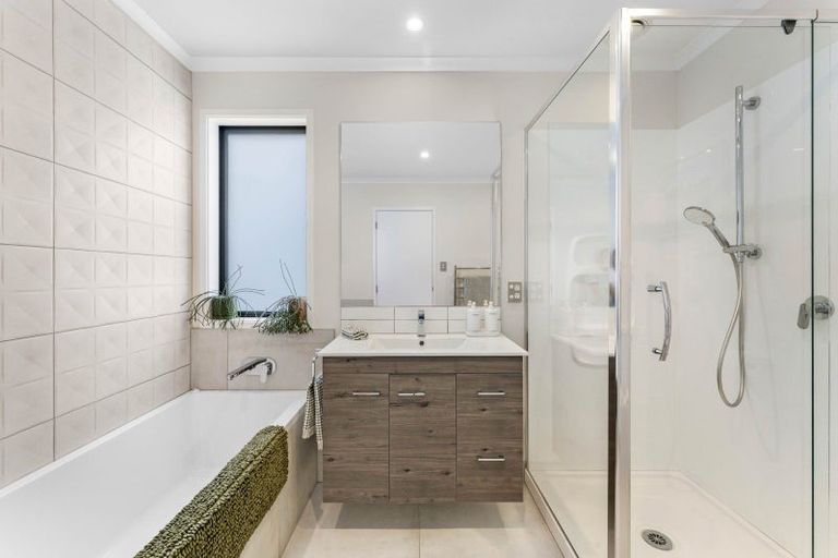 Photo of property in 10 Walter Merton Road, Hobsonville, Auckland, 0616