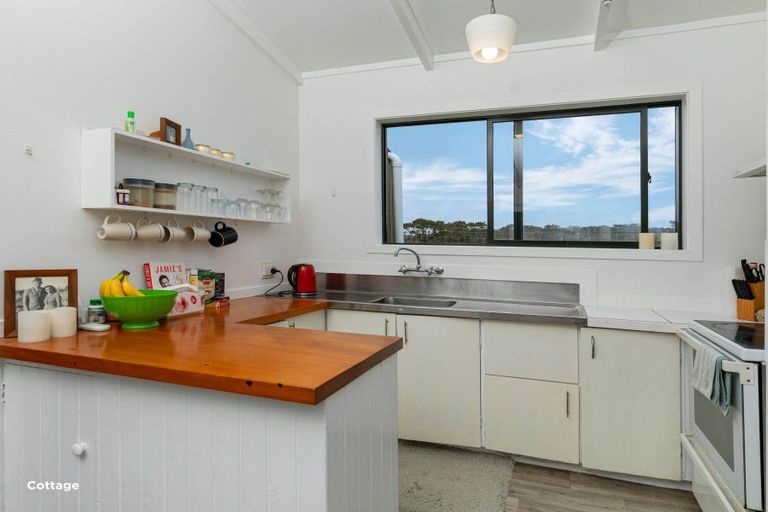 Photo of property in 512 Oaia Road, Muriwai, 0881