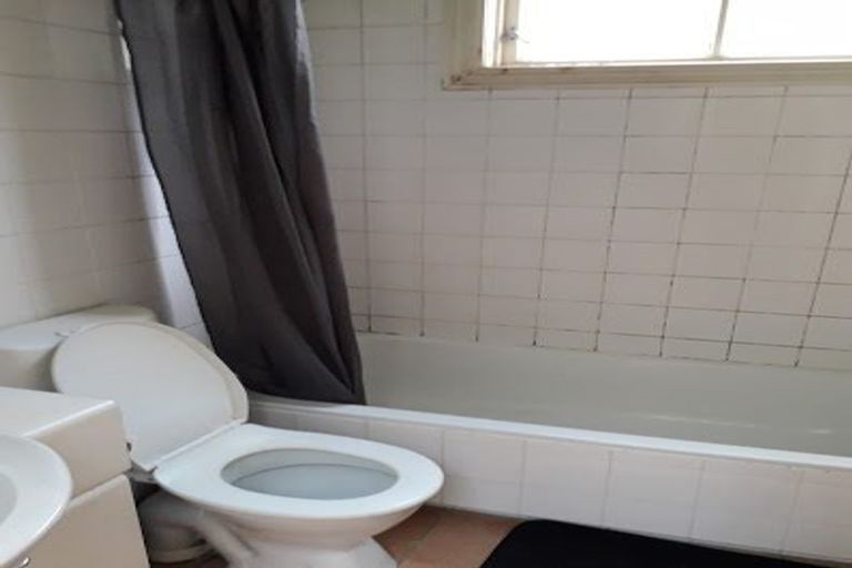 Photo of property in 54 Salamanca Road, Kelburn, Wellington, 6012