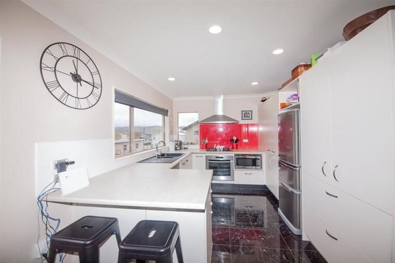 Photo of property in 50 Erlestoke Crescent, Churton Park, Wellington, 6037