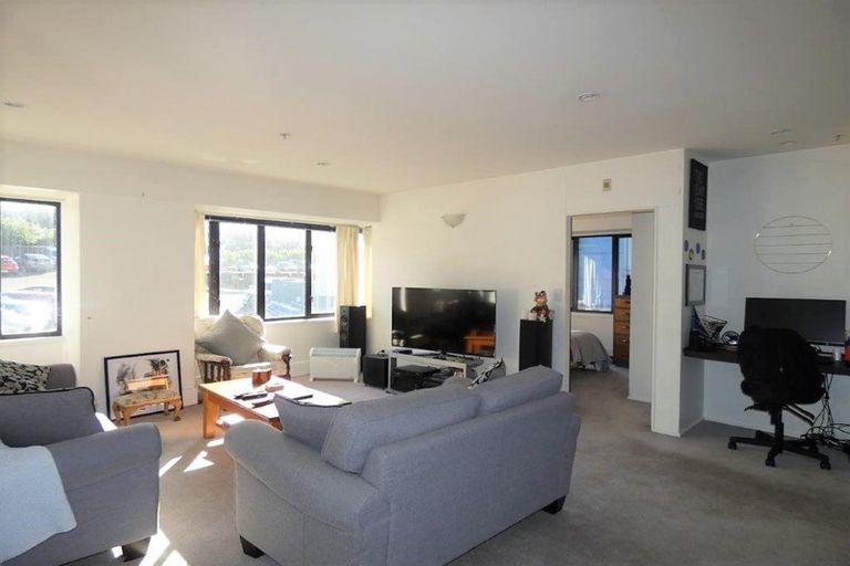Photo of property in St Peters Apartments, 1e/192 Willis Street, Te Aro, Wellington, 6011