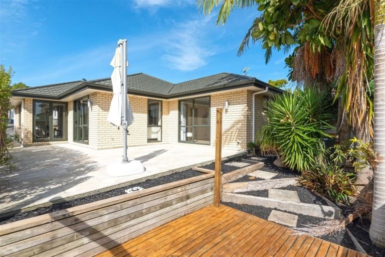 Photo of property in 35a Willerton Avenue, New Lynn, Auckland, 0600