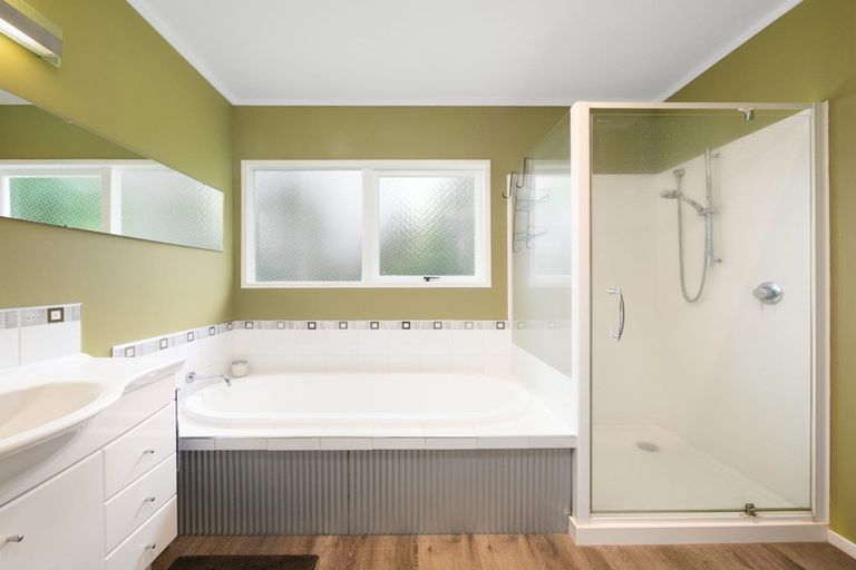 Photo of property in 13 Fairview Place, Te Puke, 3119