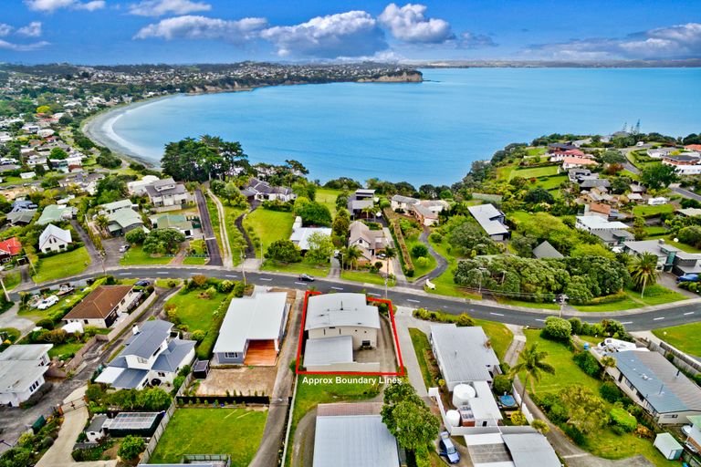 Photo of property in 2/19 Tindalls Bay Road, Tindalls Beach, Whangaparaoa, 0930