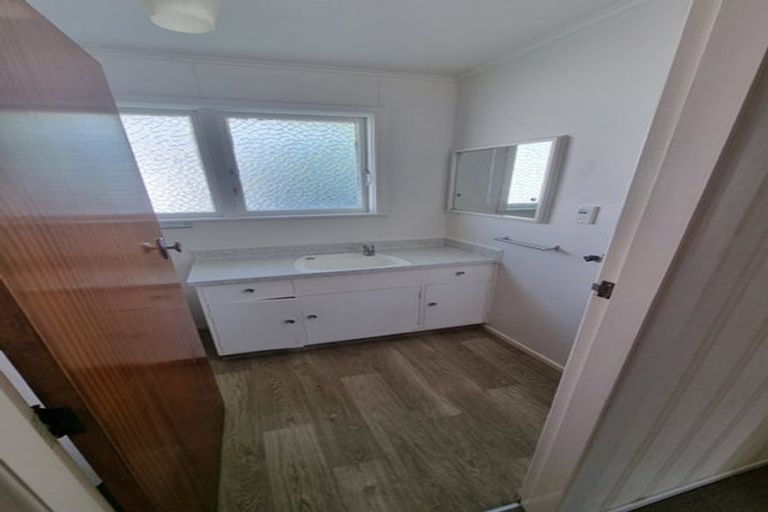 Photo of property in 25 Porutu Street, Fairfield, Lower Hutt, 5011