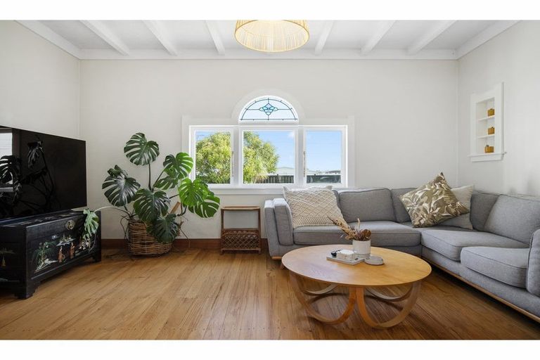 Photo of property in 21 France Street, Waiuku, 2123