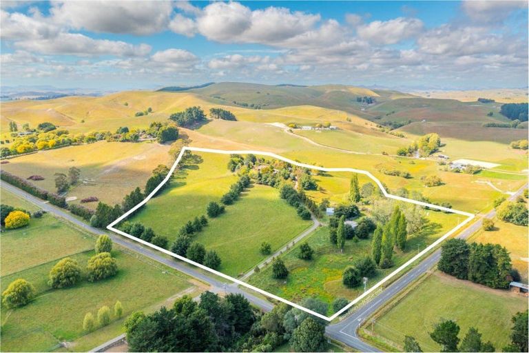 Photo of property in 104 Homewood Road, Waipawa, Otane, 4277