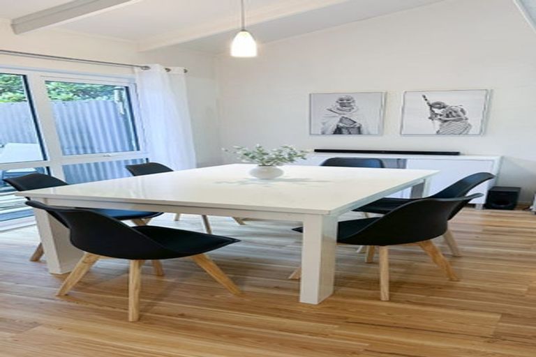 Photo of property in 4 Hiwihau Place, Glenfield, Auckland, 0629