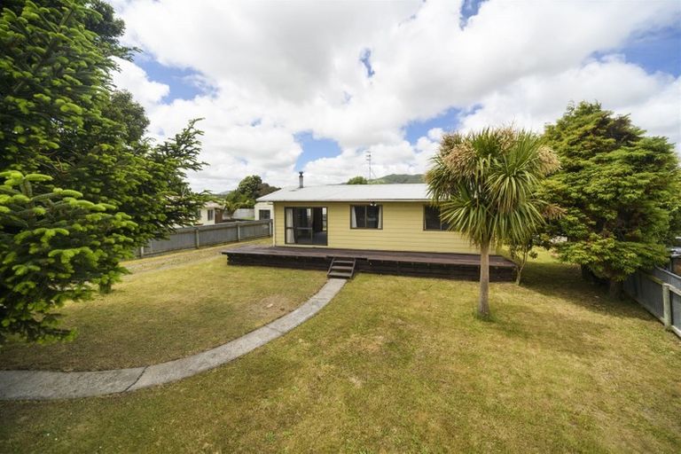 Photo of property in 32 Rata Street, Tokomaru, Palmerston North, 4474