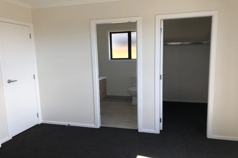 Photo of property in 8 Tapuhikura Street, Waikanae, 5036