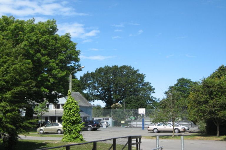 Photo of property in 136 North Parade, Richmond, Christchurch, 8013