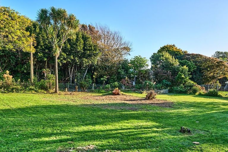 Photo of property in 70 Winara Avenue, Waikanae, 5036