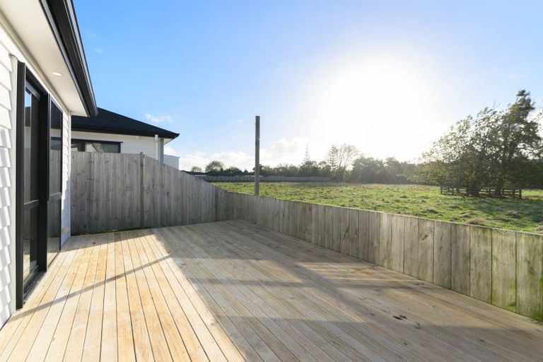 Photo of property in 40 Koroheke Road, Takanini, 2110