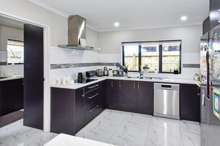 Photo of property in 7 Clendon Place, Manurewa, Auckland, 2102