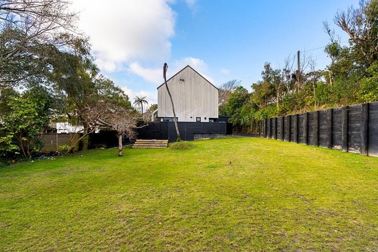 Photo of property in 14 Lochiel Road, Khandallah, Wellington, 6035