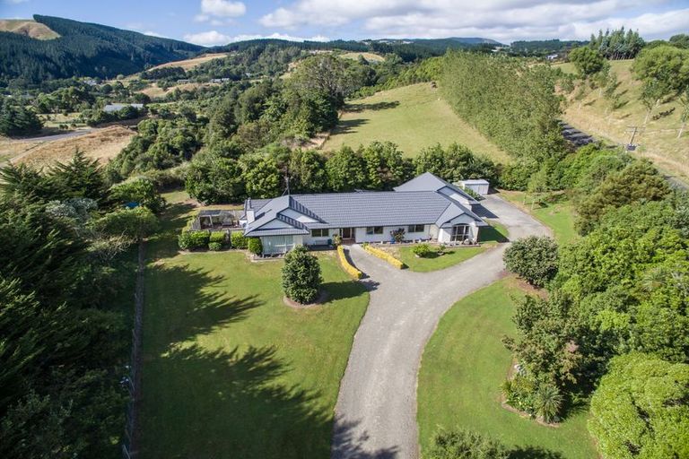 Photo of property in 29 Ngahere Park Road, Turitea, Palmerston North, 4472