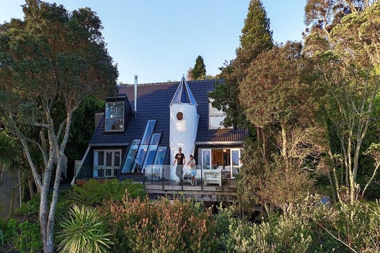 Photo of property in 67 Rosecamp Road, Beach Haven, Auckland, 0626