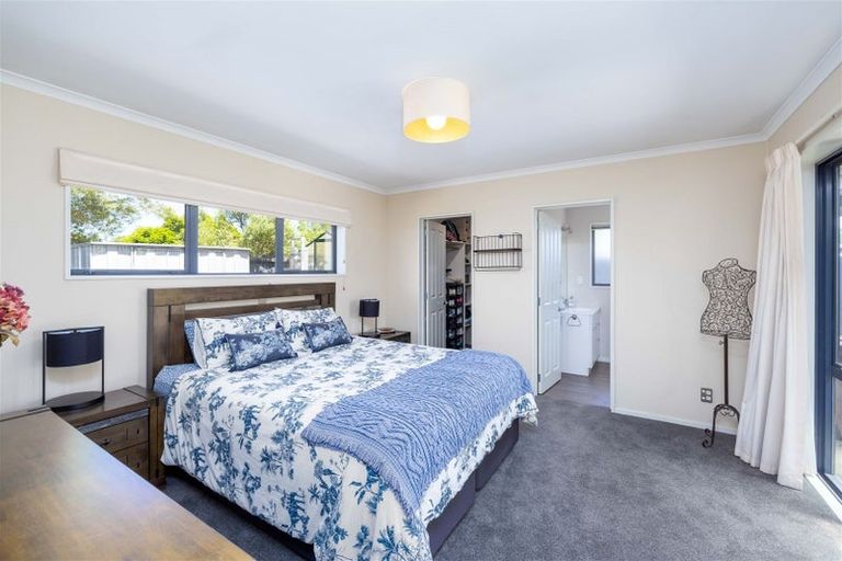 Photo of property in 17 Chamberlain Lane, Rangiora, 7400