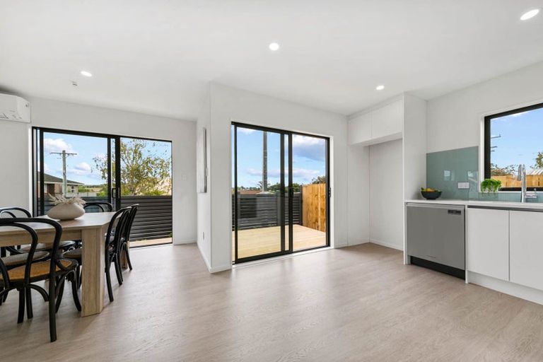 Photo of property in 90a Seymour Road, Sunnyvale, Auckland, 0612